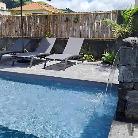 Centrally Located 2 Bedrooms House With Shared Heated Pool Agua de Alto