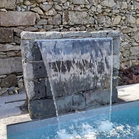 Casa de Férias Centrally Located 2 Bedrooms House With Shared Heated Pool Agua de Alto